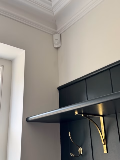 Motion Sensor in a corner of a room in Liss